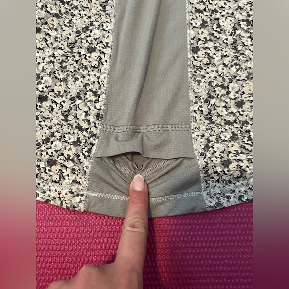 Lululemon Tone It Tank - Size 12 - Picture 6 of 11